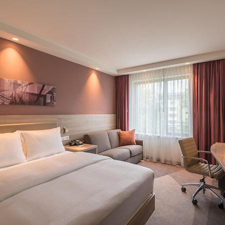 Отель Hampton By Hilton Frankfurt City Centre East Франкфурт-на-Майне Экстерьер фото