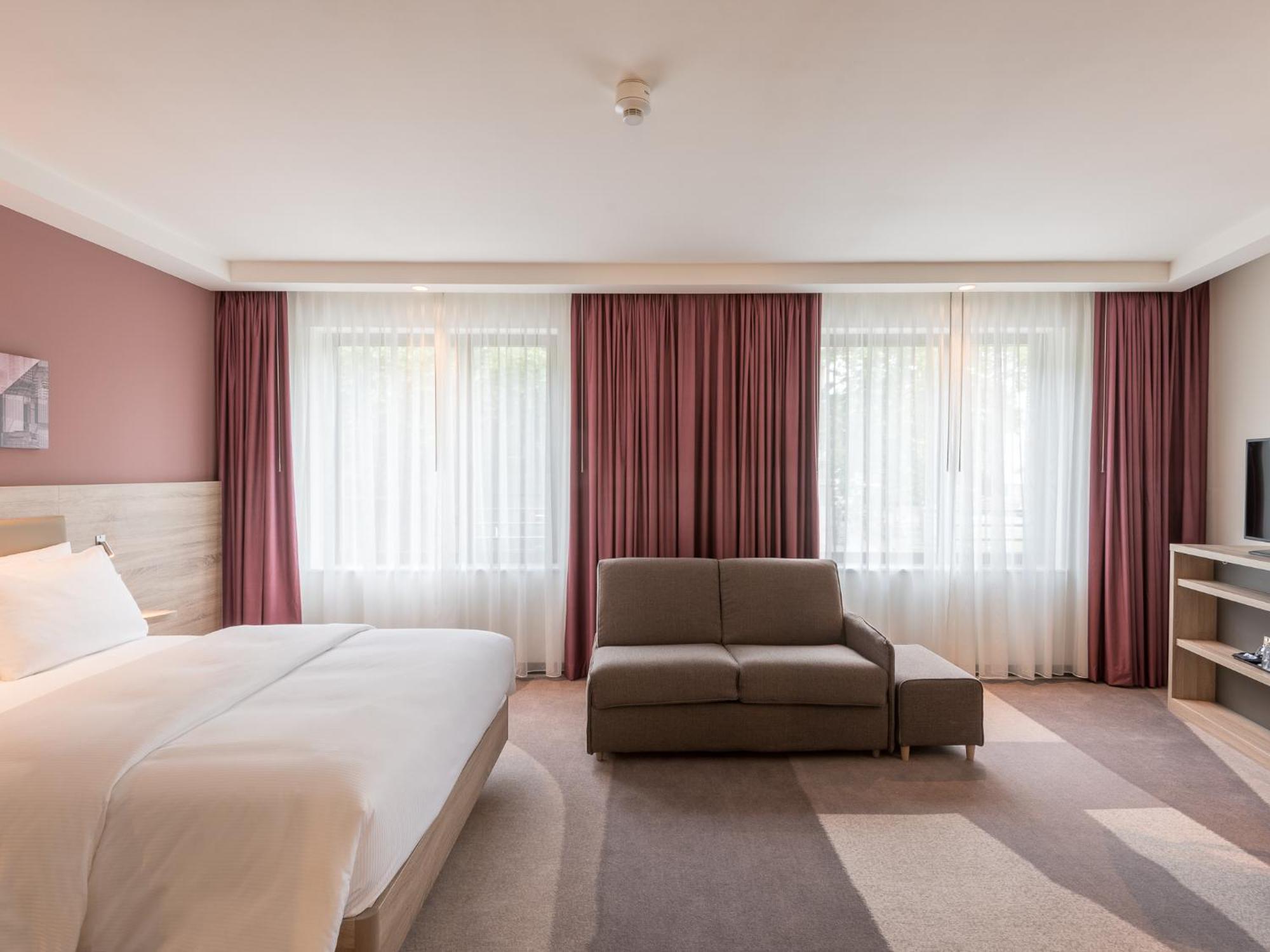 Отель Hampton By Hilton Frankfurt City Centre East Франкфурт-на-Майне Экстерьер фото