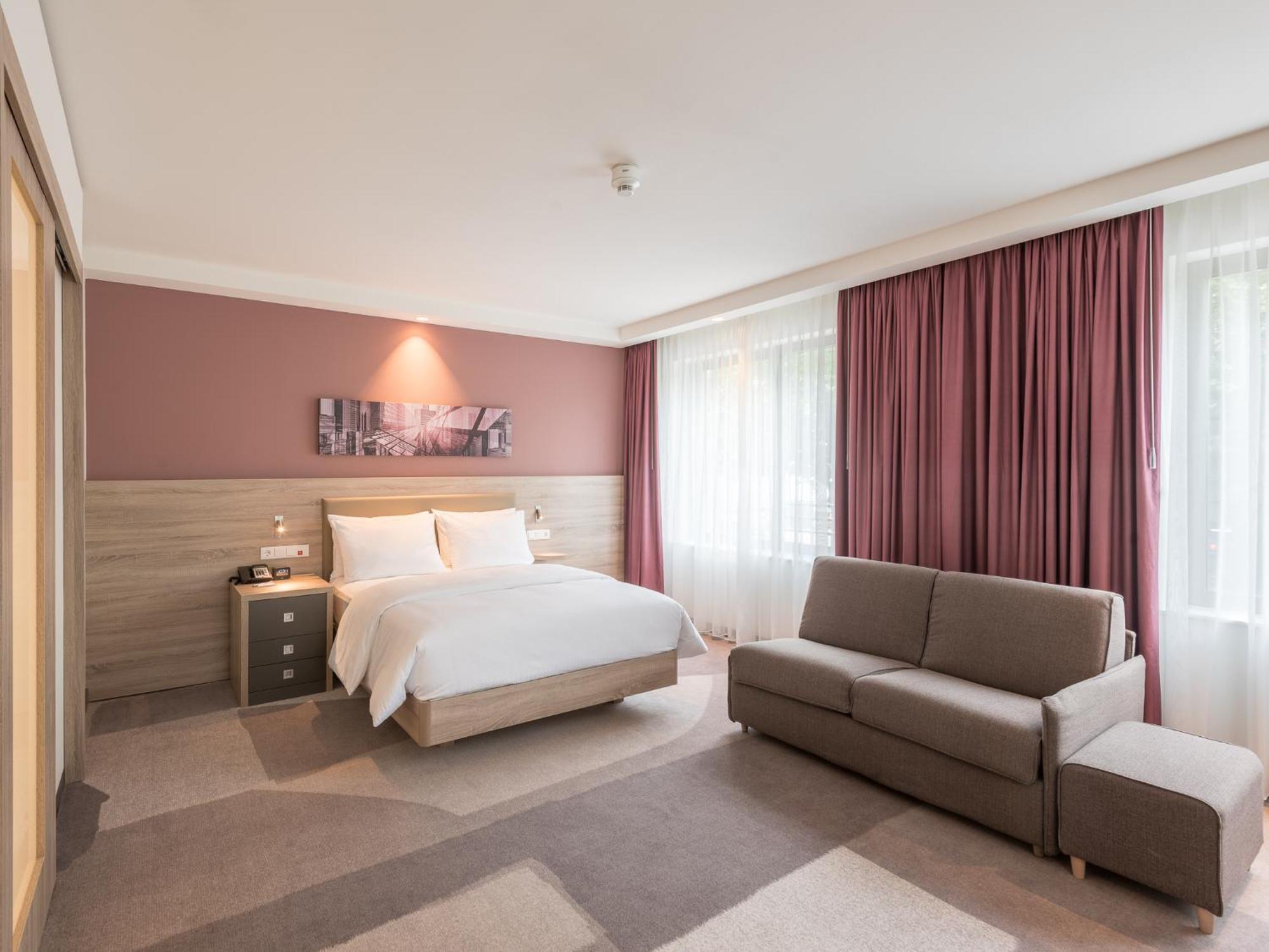 Отель Hampton By Hilton Frankfurt City Centre East Франкфурт-на-Майне Экстерьер фото