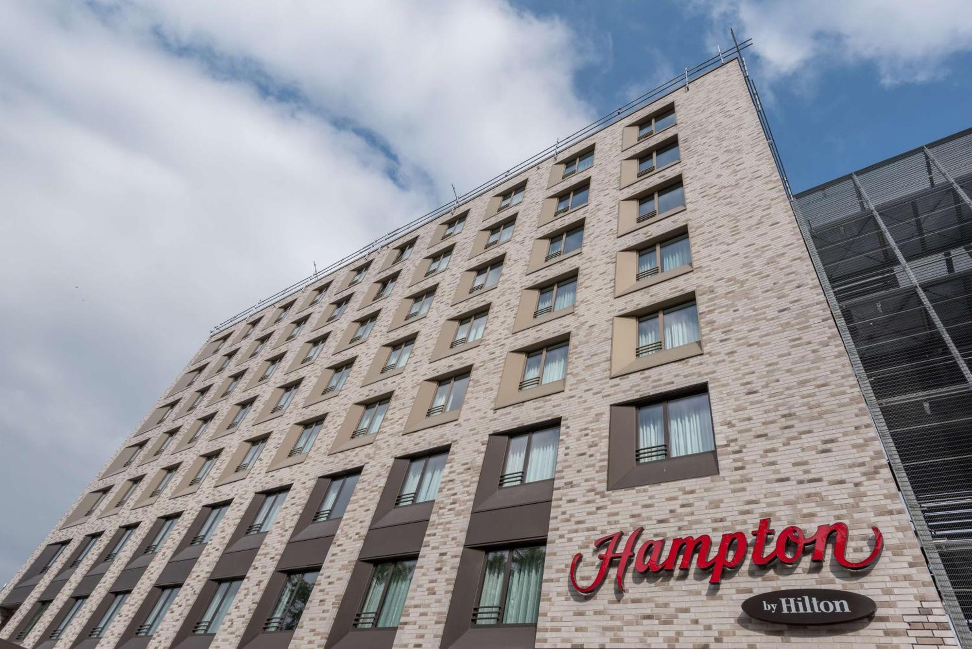 Отель Hampton By Hilton Frankfurt City Centre East Франкфурт-на-Майне Экстерьер фото