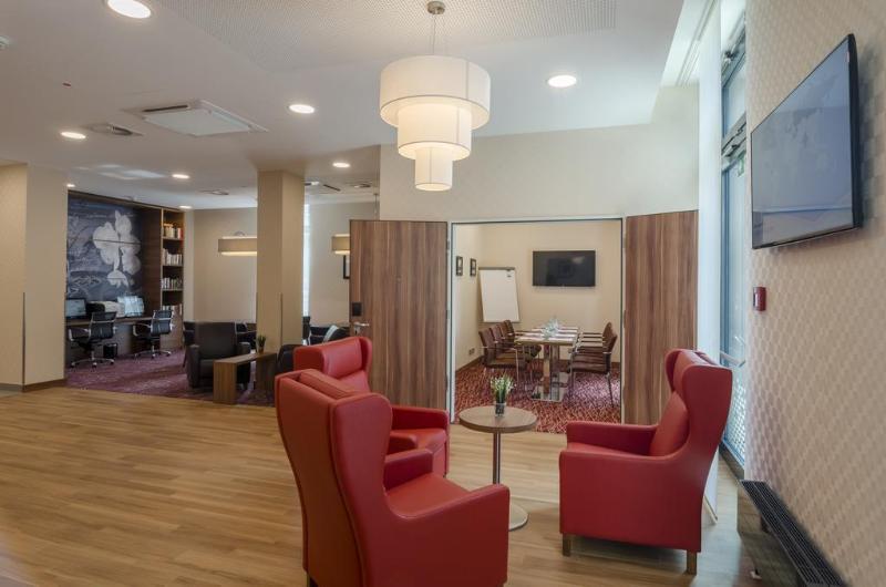 Отель Hampton By Hilton Frankfurt City Centre East Франкфурт-на-Майне Экстерьер фото