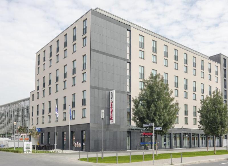 Отель Hampton By Hilton Frankfurt City Centre East Франкфурт-на-Майне Экстерьер фото