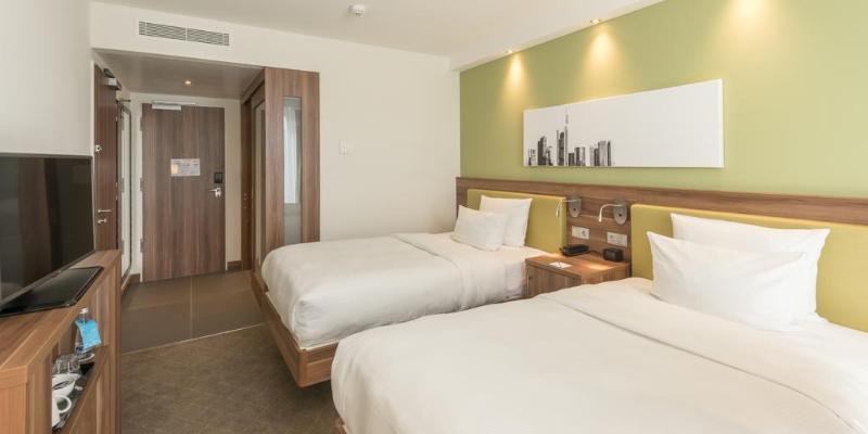 Отель Hampton By Hilton Frankfurt City Centre East Франкфурт-на-Майне Экстерьер фото