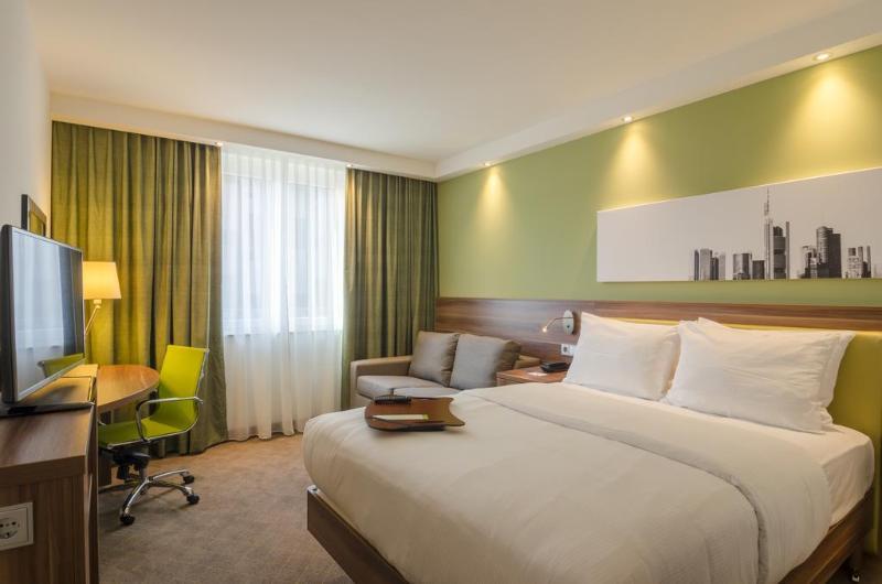 Отель Hampton By Hilton Frankfurt City Centre East Франкфурт-на-Майне Экстерьер фото